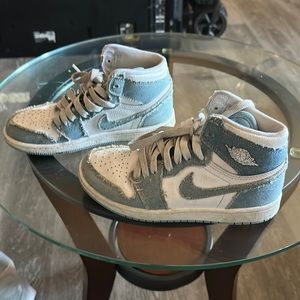 Kids Nike shoes size nike air Jordan white and blue